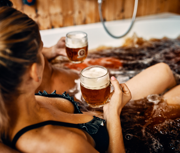 Relaxujte v pivních lázních