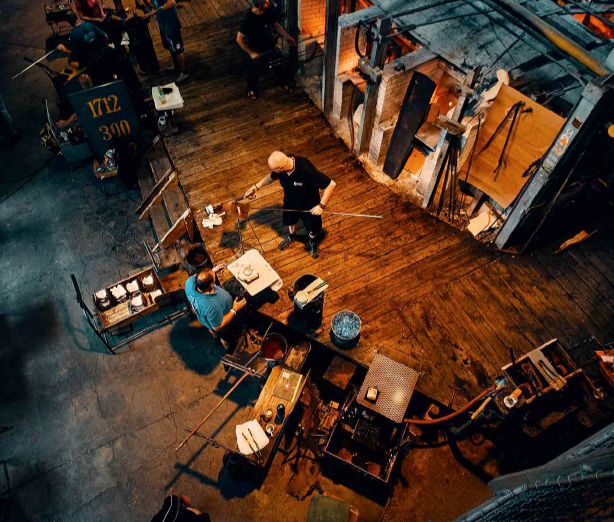 Exkurze do sklárny a prohlídka nejstarší huti na světě